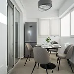 Apartament Spacious 917 *