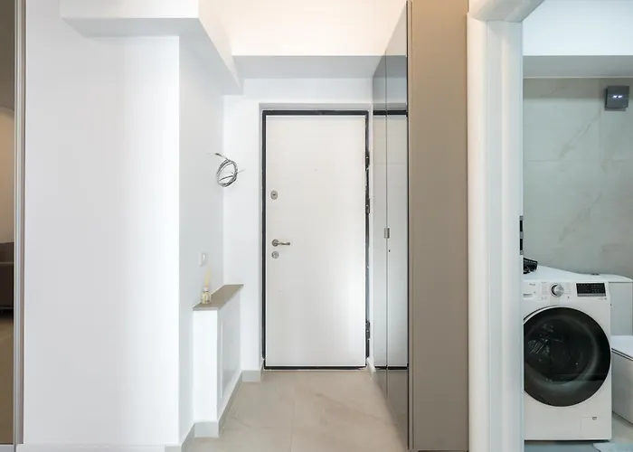 Spacious 917 Apartment *